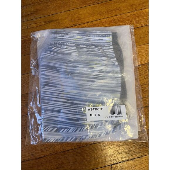 NEW BALANCE NYRR 5TH AVE MILE RACE SHORTS - 2024 (women’s) - Picture 2 of 13